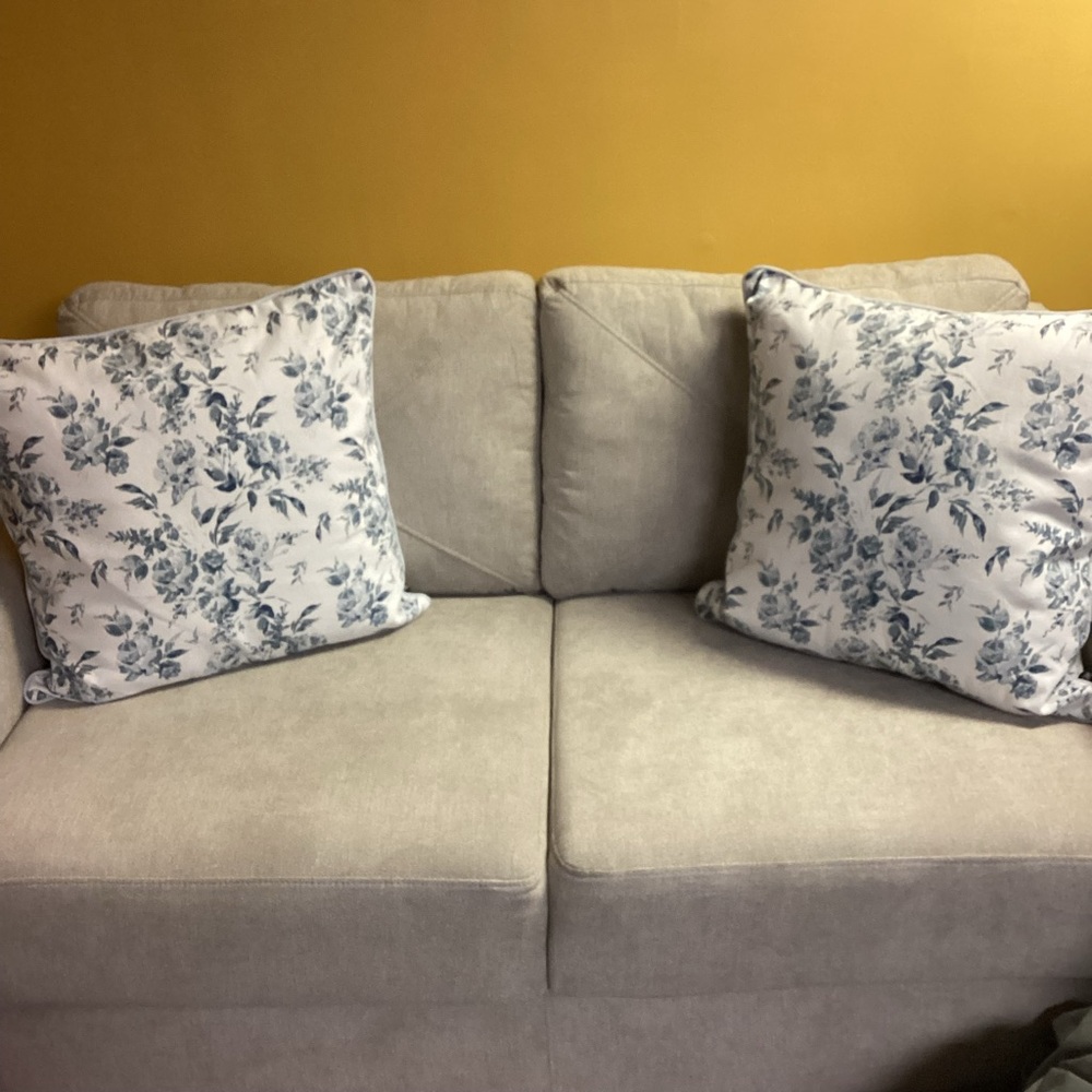 My Texas House Rebecca Blue Floral Reversible Cotton Decorative Pillows Set of 2 - Picture 9 of 15
